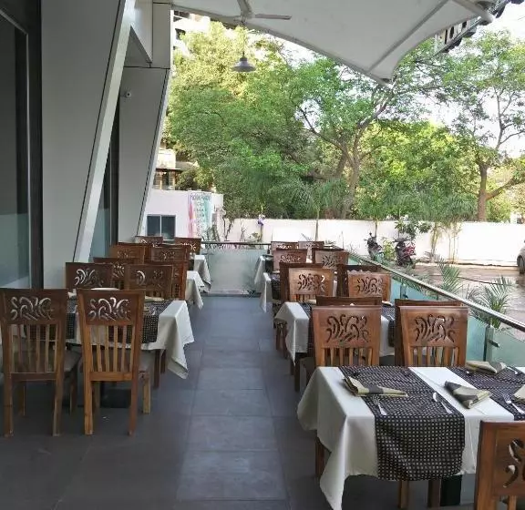 Hotelli K D Residency