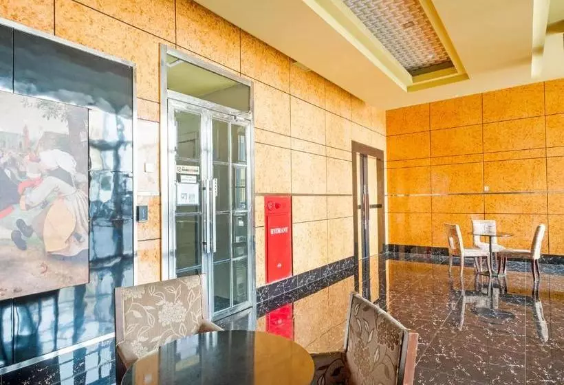 Hotelli Oyo 3691 Apartment Saladin Mansion