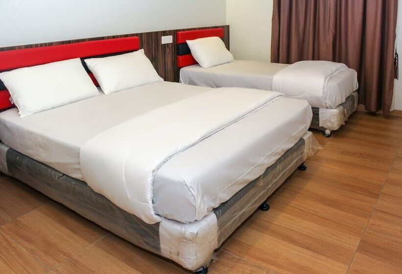 فندق Oyo 90027 Happy