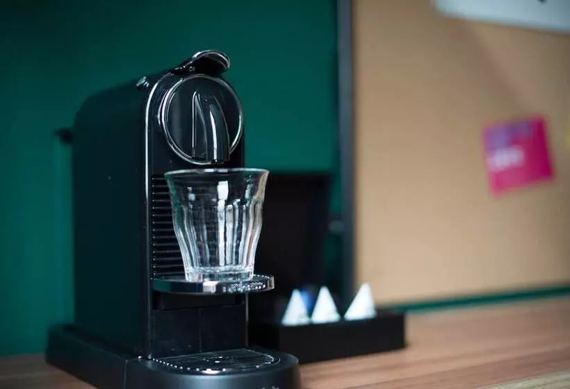 Hotelli The Social Hub Amsterdam West 4 Star