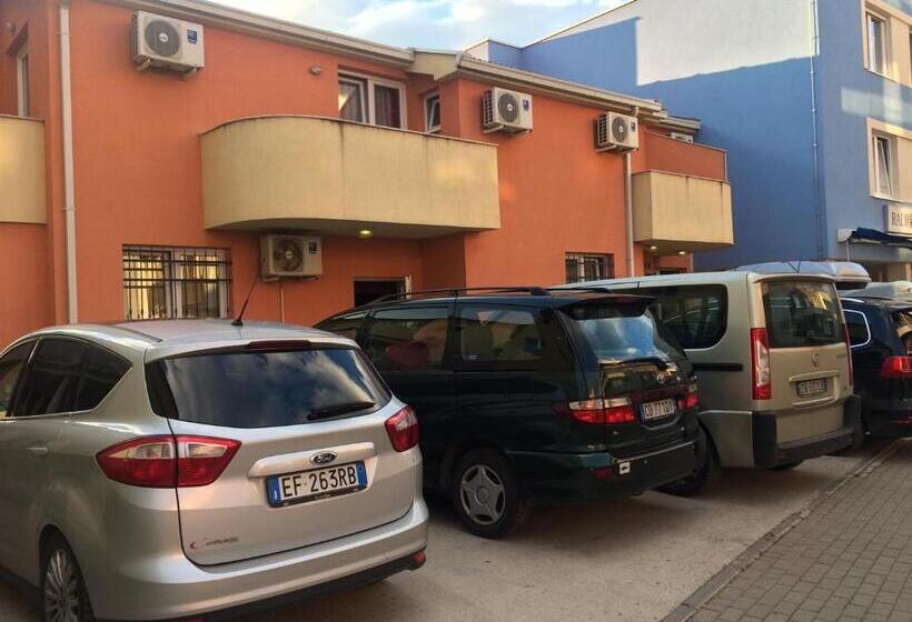 پانسیون Pansion Boris