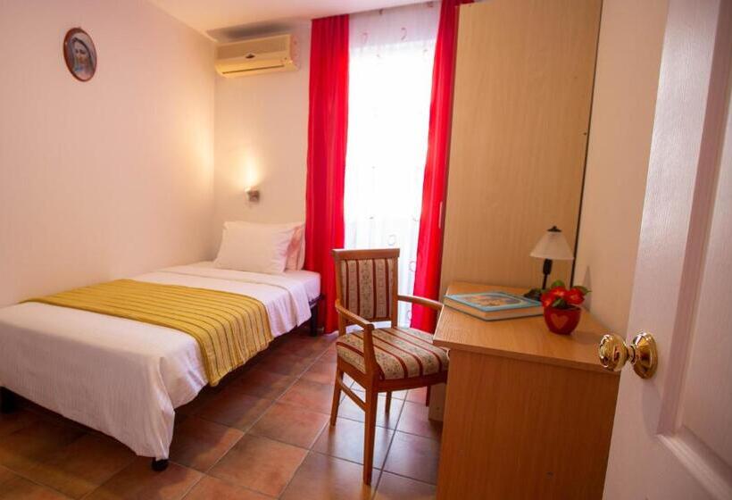 پانسیون Pansion Boris