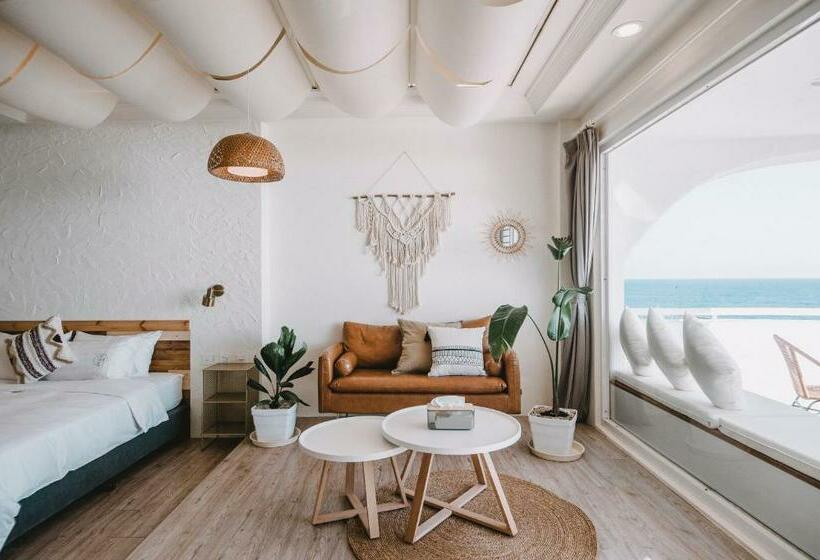 Yellow's Kenting B&b Ii