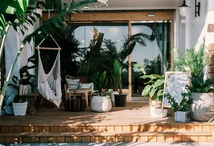 Yellow's Kenting B&b Ii