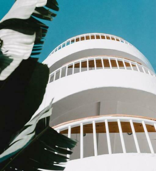 Yellow's Kenting B&b Ii