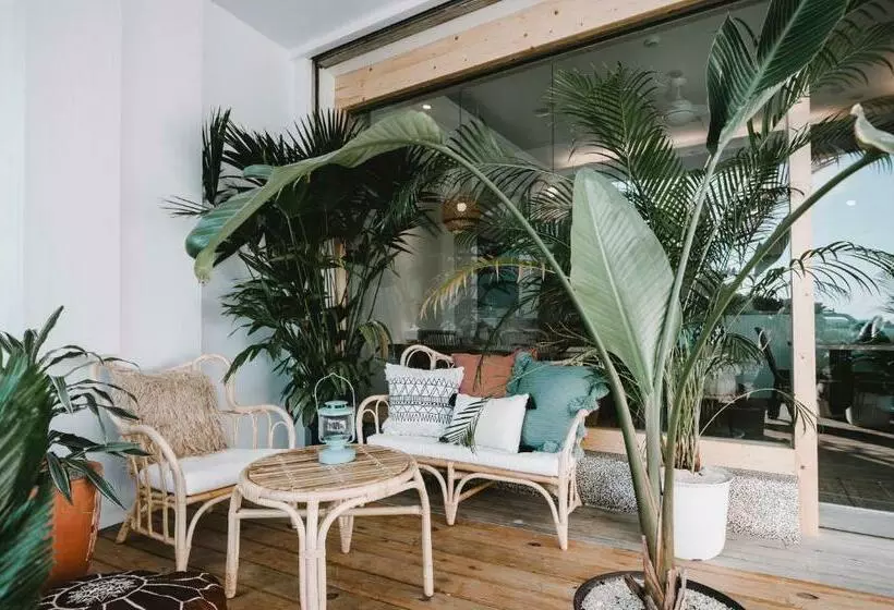 Yellow's Kenting B&b Ii
