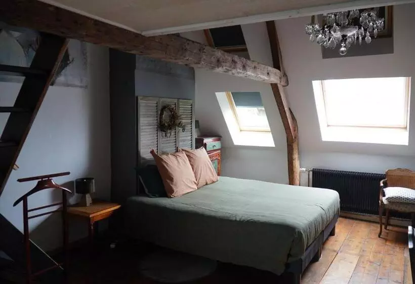 ベッドアンドブレックファースト Chambres D'hôtes Le Carillon
