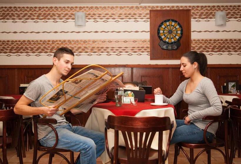 تختخواب و صبحانه Korona Home