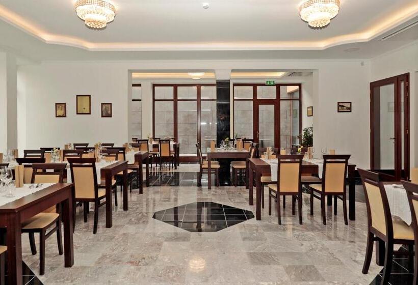 ベッドアンドブレックファースト Oportó Panzió