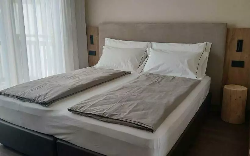 هتل Garni Al Silvestri Vei