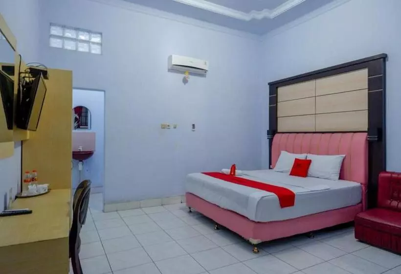Hotelli Reddoorz Plus Syariah Near Stasiun Pekalongan 2
