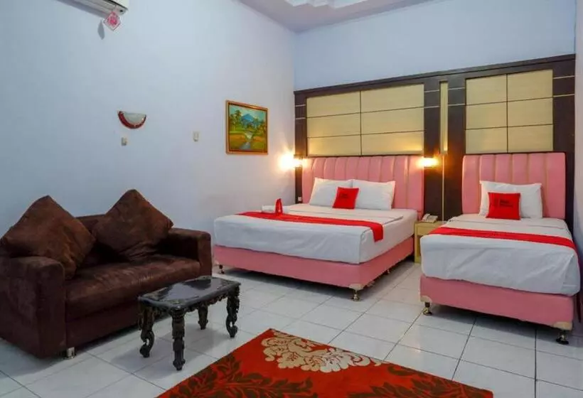 Hotelli Reddoorz Plus Syariah Near Stasiun Pekalongan 2