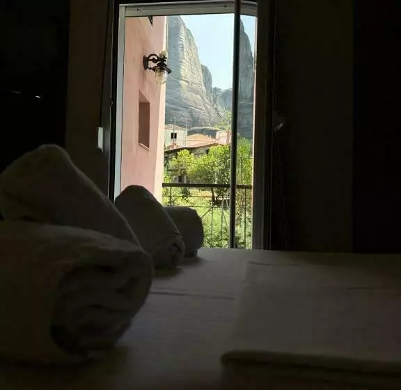 Hotelli Rooms Batalogianni