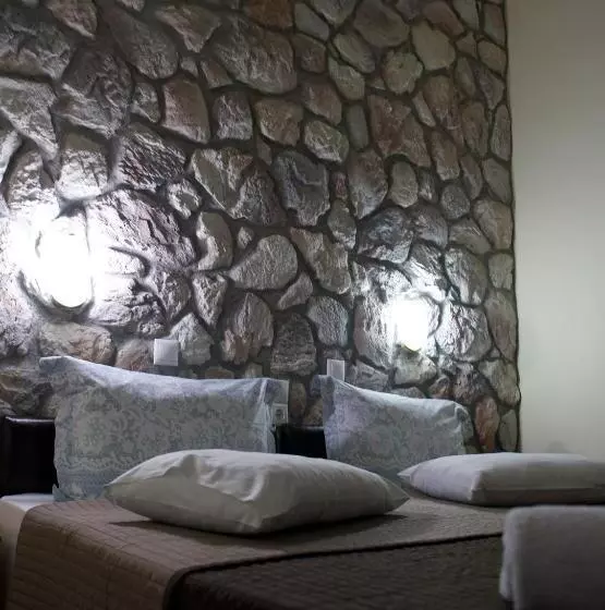 Hotelli Rooms Batalogianni