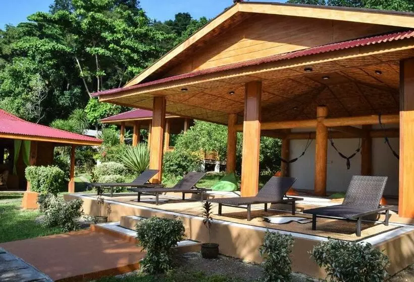 Hotelli Two Fish Resort Lembeh