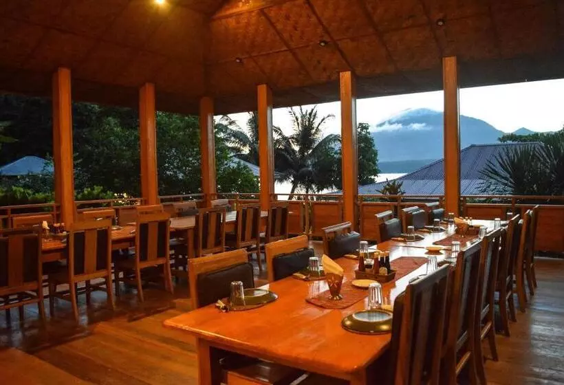 Hotelli Two Fish Resort Lembeh