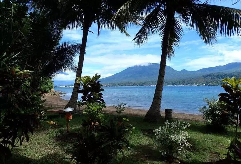 Hotelli Two Fish Resort Lembeh
