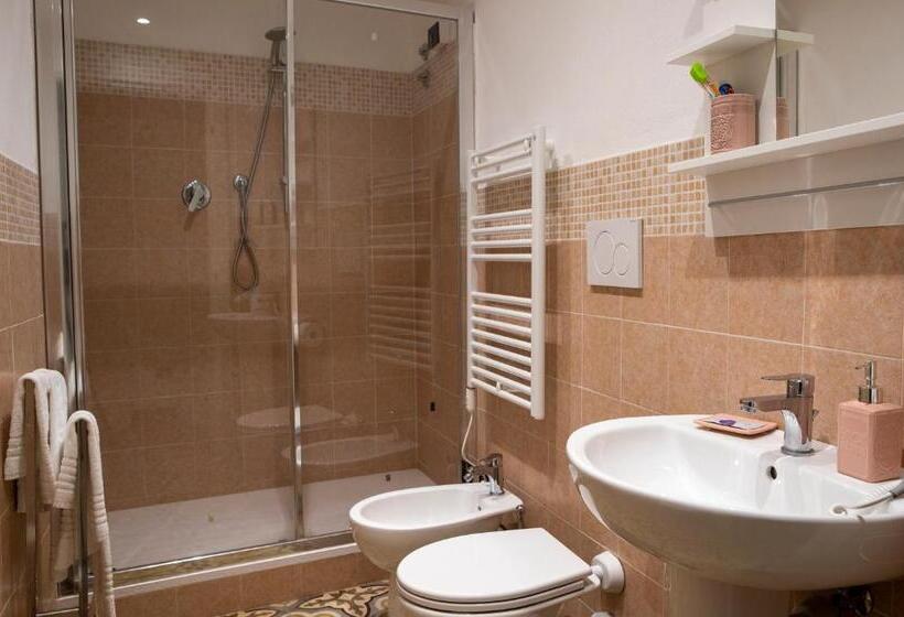 膳宿费 White Lerici