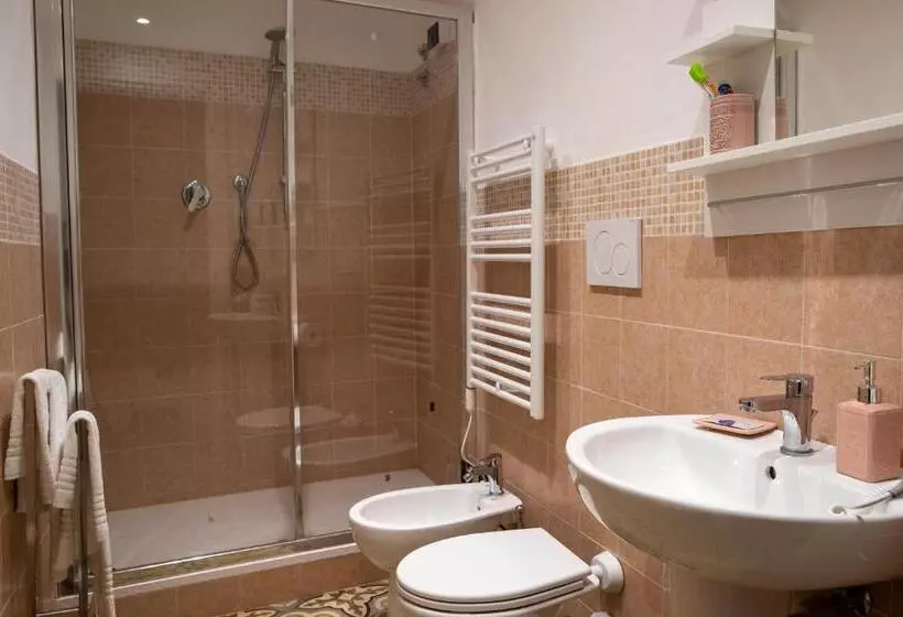 Majatalo White Lerici