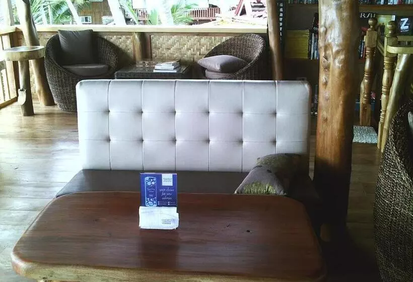 هاستل Jjs Backpackers Village