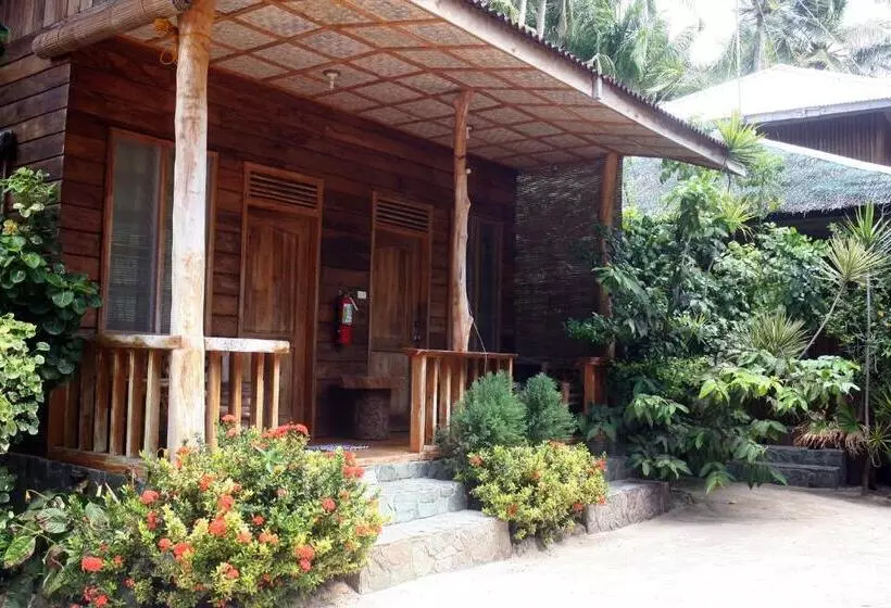 هاستل Jjs Backpackers Village