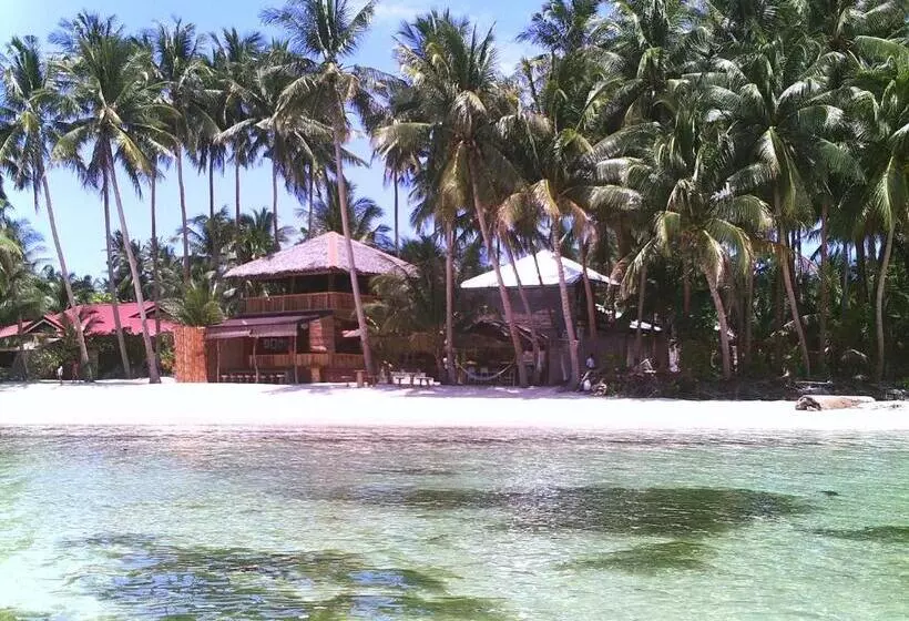 هاستل Jjs Backpackers Village