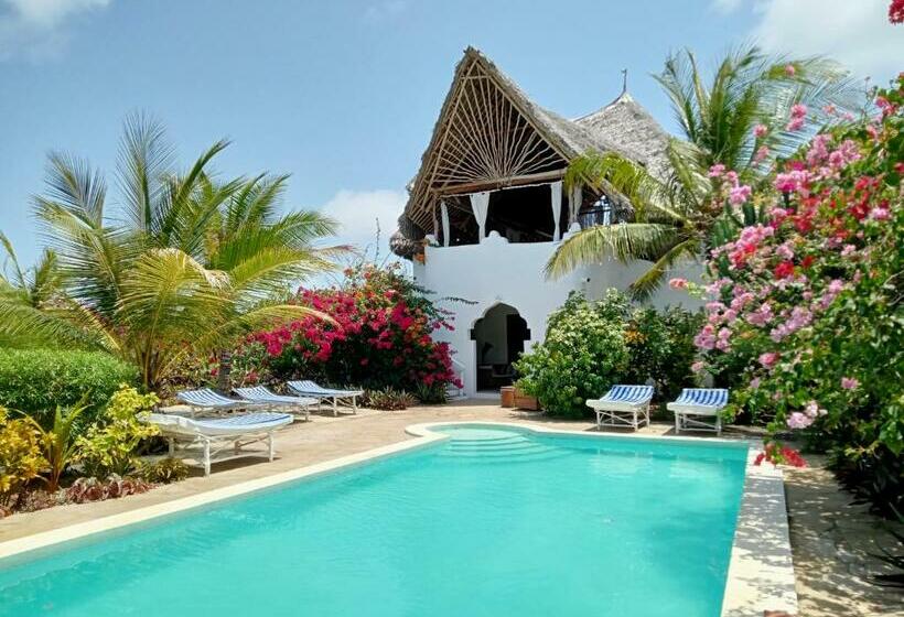 Bed and Breakfast Huhuru House