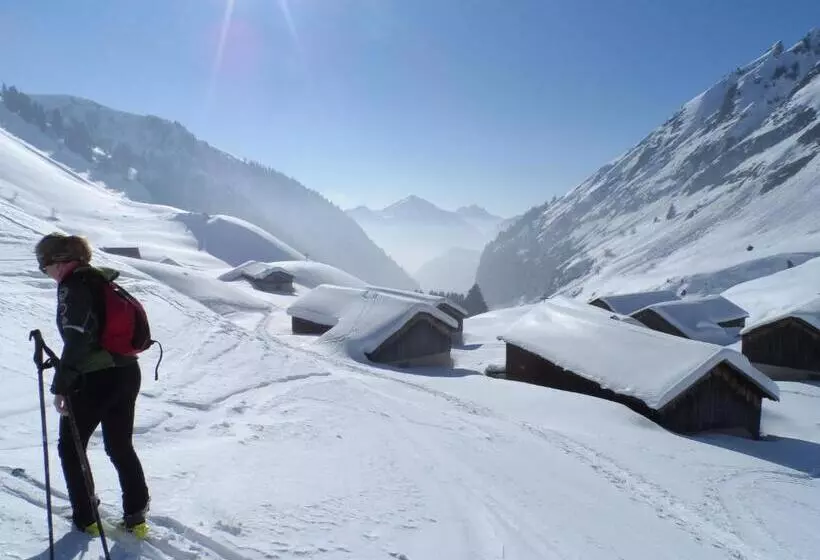 Hotelli Hôtel Plein Soleil