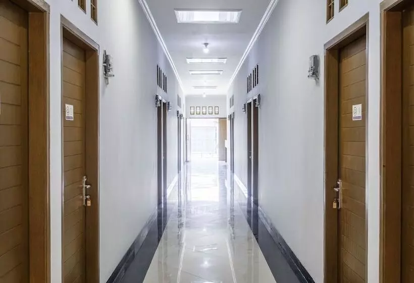 Hotel Oyo 2072 Wisma Teratai