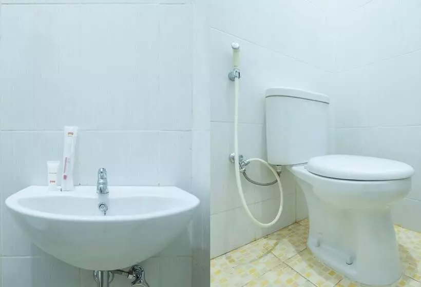 Hotel Oyo 2072 Wisma Teratai
