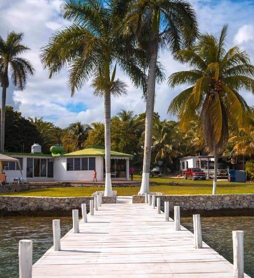 فندق Royal Palm Bacalar Cabañas & Lagoon Club