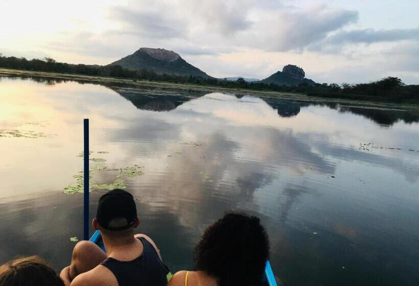 פנסיון Gold Crown Residence