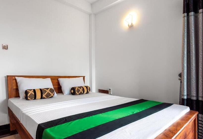 פנסיון Gold Crown Residence