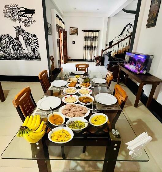 פנסיון Gold Crown Residence