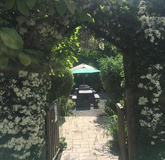 Pensão The Hawthornes Licensed Guest House