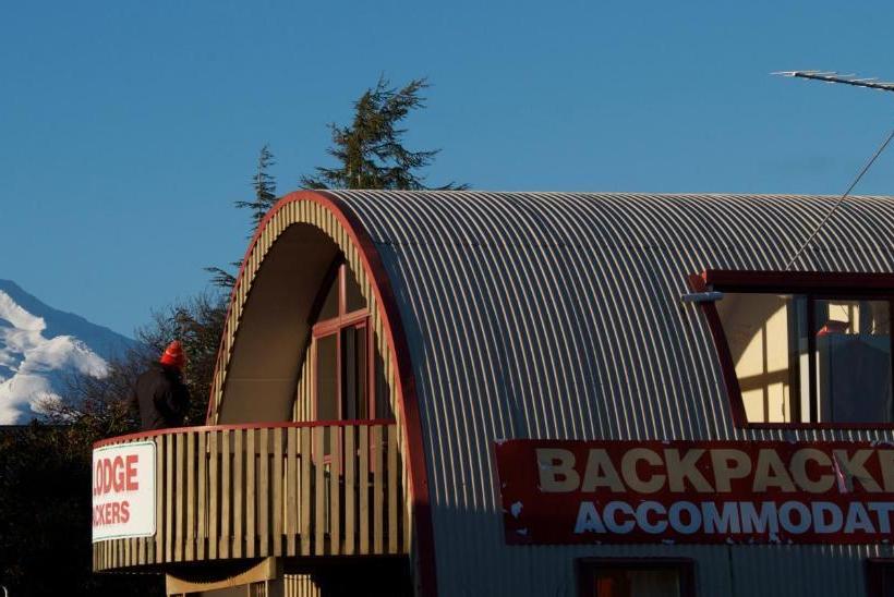 הוסטל Alpine Backpacker