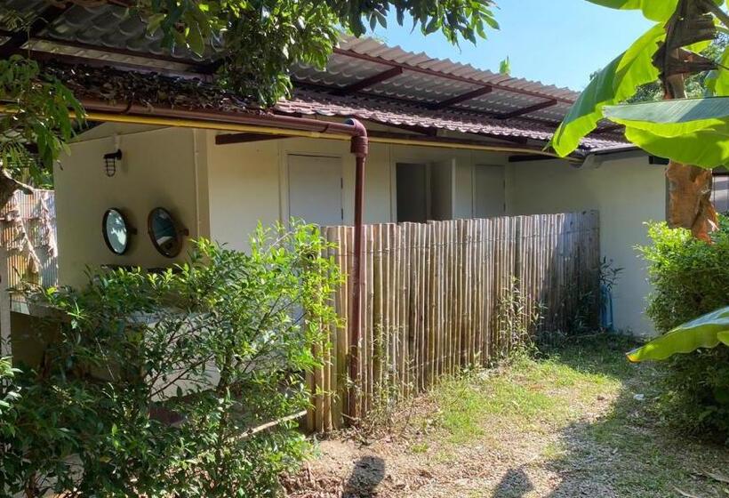 فندق صغير Brown House Chiangdao