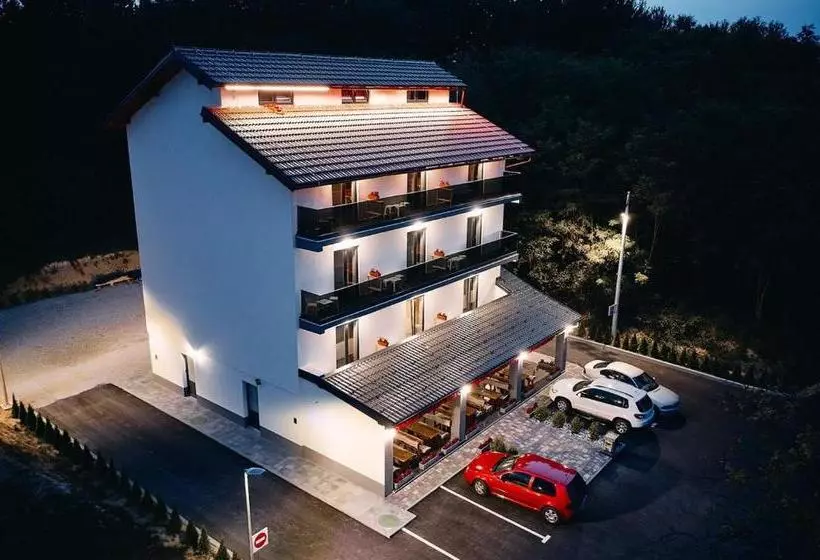 تختخواب و صبحانه Sobe Kod Bakija