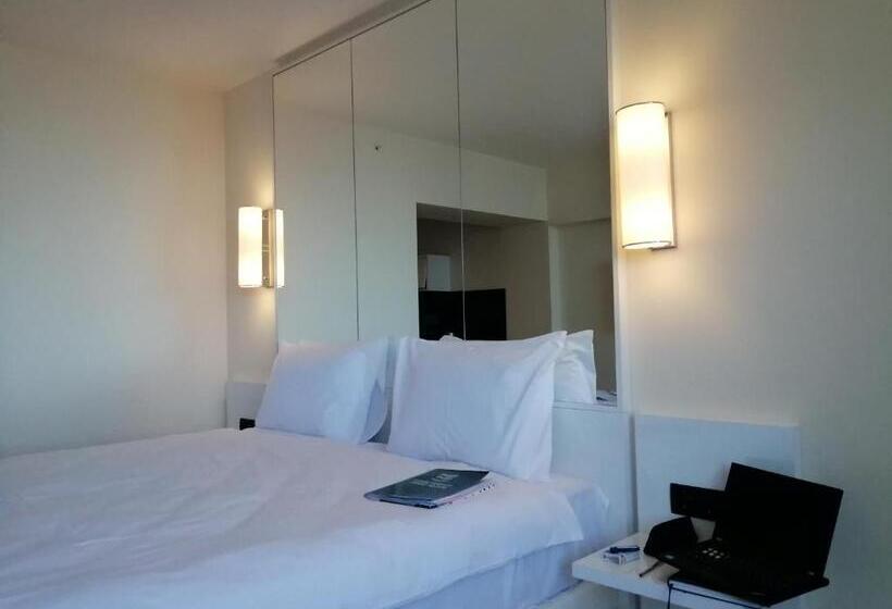 هتل Orbi City Apartments Batumi