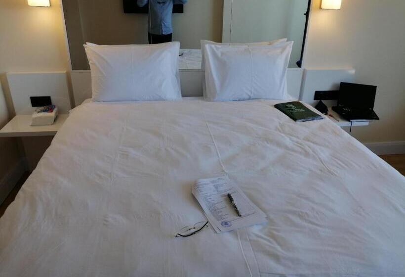 هتل Orbi City Apartments Batumi