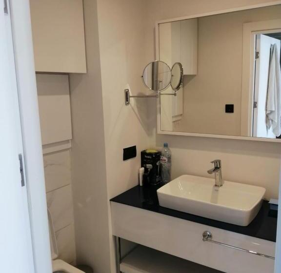 هتل Orbi City Apartments Batumi