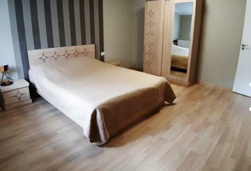 پانسیون Gogoli Family