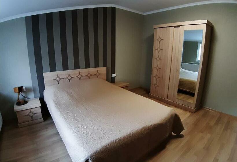 پانسیون Gogoli Family