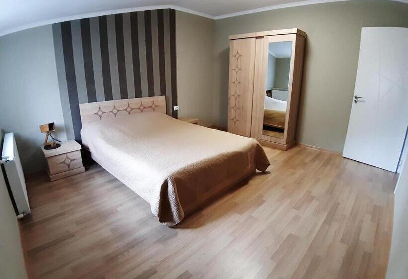 پانسیون Gogoli Family