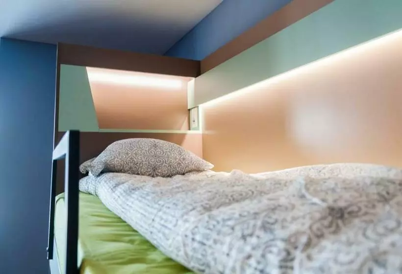 Ura Hostel