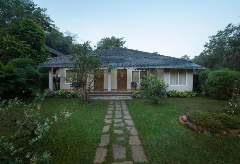 בית מלון כפרי Abad Brookside Wayanad