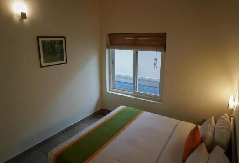 ホテル Abad Brookside Wayanad