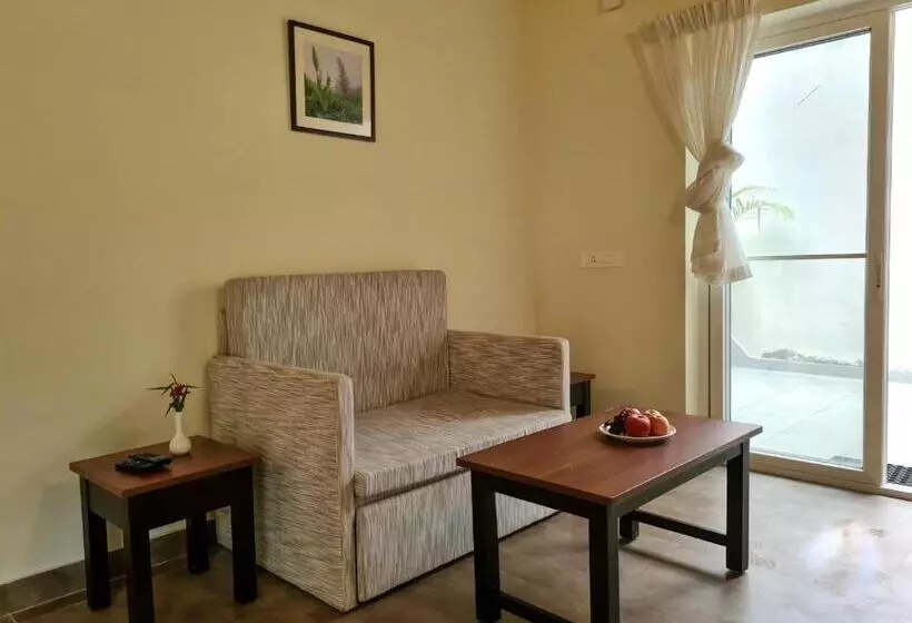 ホテル Abad Brookside Wayanad