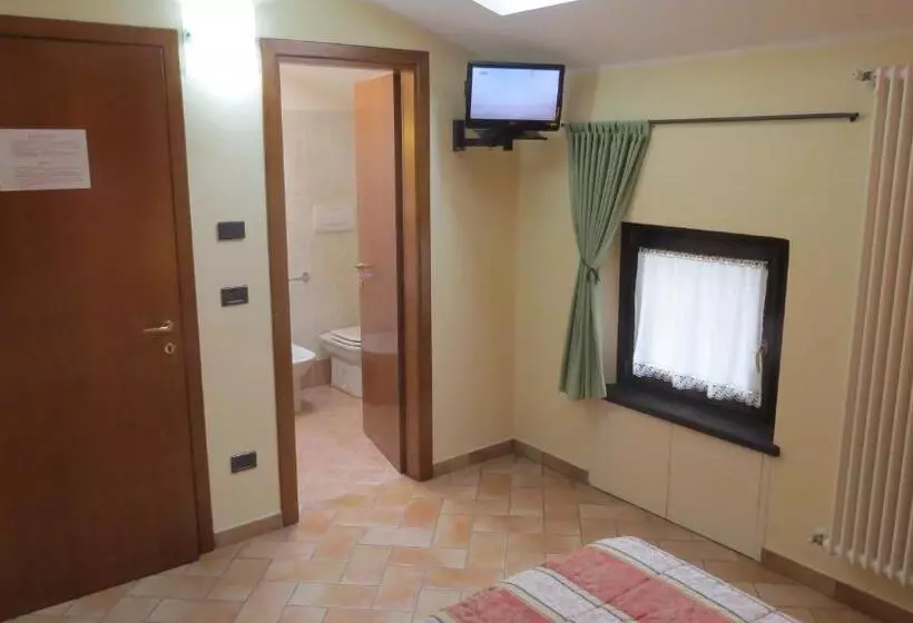 ホテル Agriturismo La Staffa