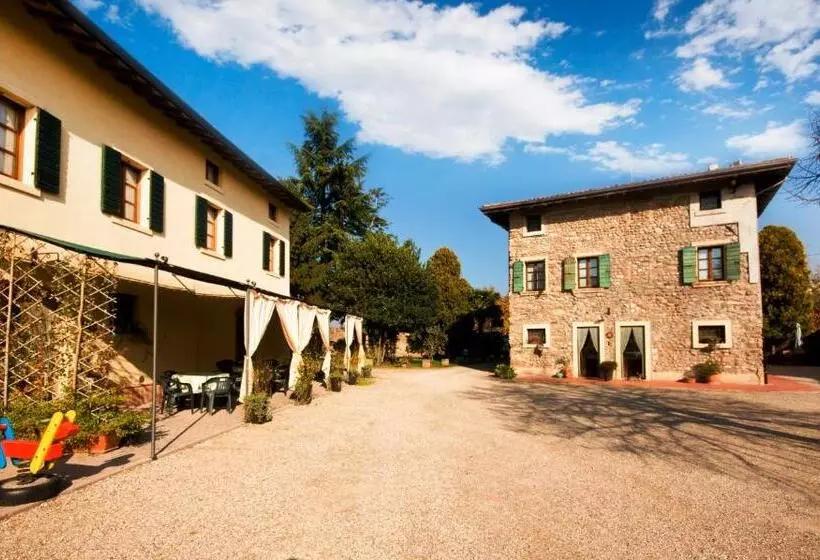 ホテル Agriturismo La Staffa